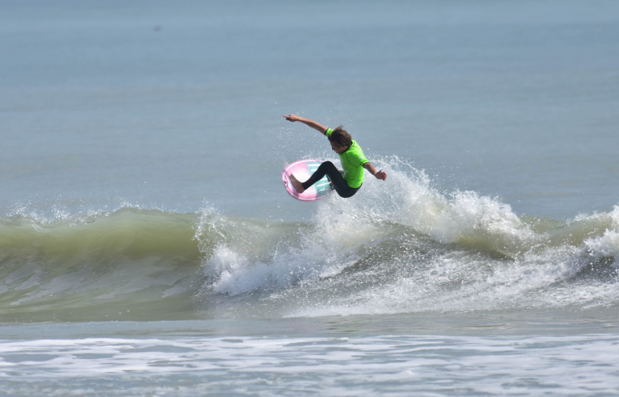 <p class="p1">The World Surf League (WSL) Ron Jon Vans Pro Men’s Qualifying Series (QS) 1,000 began in clean, two-to-three foot conditions at Alan Shepard Park. The Pro Junior event was off for the day as Rounds One and Two of the men were completed in their entirety — taking full advantage of the opening day’s varying conditions on offer. A stacked field of competitors has been reduced from 80 to 32 and the majority of top seeds showed their dominance.</p>
<p class="p1"><b>Noah Schweizer (USA)</b> and <b>Evan Geiselman (USA)</b> opened Round Two with an incredible showdown that witnessed the two go wave for wave until the horn sounded. In the end, it was Schweizer who came out with the heat win — earning the day’s highest single-wave score, an 8.17 (out of a possible 10) and heat total of 15.97 (out of a possible 20). Both hail from New Smyrna Beach, Fla., but Schweizer now finds himself a transplant of the West Coast and with a big year planned.</p>


[caption id="attachment_7777" align="alignnone" width="960"]<img class="size-large wp-image-7777" src="https://www.easternsurf.com/wp-content/uploads/2017/03/Evan_Geiselman-1024x621.jpg" alt="" width="960" height="582" /> <em>Evan Geiselman advances into Round Three of the Ron Jon Vans Pro QS Men’s 1,000 Event. Photo: © WSL / John W. Ferguson</em>[/caption]
<p class="p1">“It was nice to get going in Round One since I haven’t surfed small waves in a long time — I’ve been getting a little spoiled lately,” Schweizer said. “I surfed against Evan a lot in NSSA (National Scholastic Surfing Association) days so that was great splitting waves with him here. You just have to stay light on your feet in smaller waves like this and go for anything that’s breaking. I missed the events in Australia since I had a broken wrist and went through a sponsor change so I’m looking to do those QS6,000s later this year and hopefully get into the QS10,000s.”</p>
<p class="p1"><img class="size-large wp-image-7780" src="https://www.easternsurf.com/wp-content/uploads/2017/03/Noah_Schweizer-1024x656.jpg" alt="" width="960" height="615" /></p>

<em>Noah Schweizer won both his Round One and Round Two heats. Photo: © WSL / John W. Ferguson</em>
<p class="p1">2016 North America Regional Champion <b>Killian Garland (USA)</b> is in the Ron Jon Vans Pro for the first time with hopes of defending his Title. Though Garland missed the Australian leg due to personal reasons, he has not lost sight of his goals to excel at the highest level of QS competition. The 29-year-old is off to a brilliant start here finding an excellent score of his own, an 8.00, on a wave that allowed him to unleash his powerful backhand multiple times. “I tried to catch whatever came my way, which I’m usually more selective, but out here if something comes you just have to take it,” Garland said. “I’ve never competed at this event, but I’ve done other East Coast events and events here in Florida so I’m just trying to base everything off what I’ve done. I’m hoping to pace myself at the beginning of this year and build up toward the end of it, if I can do all the North America events I will. Also, really hope this year is the year I can place well in those bigger events, but the more you go at it the better you’ll get.”</p>


[caption id="attachment_7779" align="alignnone" width="960"]<img class="size-large wp-image-7779" src="https://www.easternsurf.com/wp-content/uploads/2017/03/Kilian_Garland-1024x695.jpg" alt="" width="960" height="652" /> <em>Killian Garland. Photo: © WSL / John W. Ferguson</em>[/caption]
<p class="p1">San Clemente, Calif., surfer <b>Kevin Schulz (USA)</b> flowed through his opening Round Two heat with an impressive showcase of maneuvers in the smaller conditions. Schulz awaits his breakthrough at the QS level and proved he’s a certified threat at this event with a solid 14.33 heat total. “I’ve been coming here for three years now and that was the first heat I’ve made — I’m psyched,” Schulz said. “My board felt great under my feet and I knew if I just got the waves then I’d be able to post a good score. Got kind of lucky with the chip-in to that first wave and got a few good turns off, but then was able to back it up right away. I’m coming into this year wanting to have fun more than anything and that’s when I seem to perform my best. I’ve just focused on filming and photos this year, I didn’t even do the Australian events, which has really helped to get my head in the right place so I’m excited for this year.”</p>


[caption id="attachment_7778" align="alignnone" width="960"]<img class="size-large wp-image-7778" src="https://www.easternsurf.com/wp-content/uploads/2017/03/Kevin_Schulz-1024x696.jpg" alt="" width="960" height="653" /> <em>Kevin Schultz. Photo: © WSL / John W. Ferguson</em>[/caption]
<p class="p1">As competition headed into the late afternoon, <strong>Yuji Nishi (JPN)</strong> was able to still find two near-excellent scores amid the changing conditions. The onshore wind prevailed and provided more opportunity with the mix of swell already in the water — something Nishi took full advantage of posting a 7.83 and 7.33. After his appearance at the World Junior Championships, the Japenese junior is spearheading the 2017 season in full force. “This is the second QS event I’ve done this year and I’m really excited to be here,” Nishi said. “I’m still on the Junior Tour, but this event is not in my region so I’m just focusing on the QS. I didn’t do well at the World Juniors, but that experience was great and helped my surfing. I can’t wait for my next heat.”</p>


[caption id="attachment_7781" align="alignnone" width="960"]<img class="size-large wp-image-7781" src="https://www.easternsurf.com/wp-content/uploads/2017/03/Yuji_Nishi-1024x683.jpg" alt="" width="960" height="640" /> <em>Yuji Nishi. Photo: © WSL / John W. Ferguson</em>[/caption]
<p class="p1">Event organizers will meet tomorrow morning at 7:30 a.m. EST to determine an 8:00 a.m. EST start for either the men’s or women’s Pro Junior — the Men’s QS1,000 will be off for the day. Go to <a href="http://worldsurfleague.us9.list-manage.com/track/click?u=9c75f4cf1e19118d57c2f963e&id=2e616a2255&e=d21f6004cf"><span class="s1">www.worldsurfleague.com</span></a> , or download the <a href="http://worldsurfleague.us9.list-manage2.com/track/click?u=9c75f4cf1e19118d57c2f963e&id=80eb061967&e=d21f6004cf"><span class="s1">WSL App</span></a>, for live scoring and daily updates from the Ron Jon Vans Pro and Pro Junior.</p>


[caption id="attachment_7776" align="alignnone" width="960"]<img class="size-large wp-image-7776" src="https://www.easternsurf.com/wp-content/uploads/2017/03/Daniel_Glenn-1024x646.jpg" alt="" width="960" height="606" /> <em>Daniel Glenn (USA) showcased impressive surfing, advancing through both Rounds One and Two on opening day at the Ron Jon Vans Pro Men’s Qualifying Series (QS) 1,000. Photo: © WSL / John W. Ferguson</em>[/caption]
<p class="p1"><b>Ron Jon Vans Pro Men’s QS1,000 Round One Results</b>:</p>
<p class="p1"><b>Heat 1</b>: Noah Schweizer (USA) 15.97, Evan Geiselman (USA) 14.27, Nick Marshall (USA) 10.70, Jacob Szekely (USA) 8.33</p>
<p class="p1"><b>Heat 2</b>: Kairi Noro (JPN) 12.90, Tommy Coleman (USA) 10.23, Shaun Burns (USA) 7.97, Liam Gloyd (USA) 6.40</p>
<p class="p1"><b>Heat 3</b>: Kevin Schulz (USA) 14.33, John Mel (USA) 11.20, Tommy McKeown (USA) 9.03, Brady McKenzie (USA) 2.40</p>
<p class="p1"><b>Heat 4</b>: Ryland Rubens (USA) 12.87, Kei Kobayashi (USA) 12.77, Taro Watanabe (USA) 10.27, Pedro Todaro (BRA) 5.67</p>
<p class="p1"><b>Heat 5</b>: Kilian Garland (USA) 15.17, Daniel Glenn (USA) 11.23, Jairo Perez (CRI) 8.77, Parker Cohn (USA) 7.20</p>
<p class="p1"><b>Heat 6</b>: Tomas King (CRI) 6.70, Jackson Butler (USA) 6.60, Adam Auffay (MTQ) 6.13, Spencer Bridges (USA) 6.00</p>
<p class="p1"><b>Heat 7</b>: Josh Burke (BRB) 8.37, Chase Modelski (USA) 7.27, Sean Woods (USA) 5.50, Brandon Todd (USA) 3.97</p>
<p class="p1"><b>Heat 8</b>: Sebastian Mendes (USA) 8.50, Braden Jones (USA) Zander Venezia (BRB) 5.21</p>
<p class="p1"><b>Heat 9</b>: Jon Azuchi (JPN) 9.37, Mason Ho (HAW) 8.46, Micha Cantor (USA) 8.07, Aldo Chirinos (CRI) 7.37</p>
<p class="p1"><b>Heat 10</b>: Che Allan (BRB) 14.00, Nolan Rapoza (USA) 9.93, Ben Coffey (USA) 9.10, Michael Kapica (USA) 4.30</p>
<p class="p1"><b>Heat 11</b>: Chauncey Robinson (USA) 10.30, Cole Houshmand (USA) 9.93, Austin Neumann (USA) 5.00, Sean Foerster (USA) 4.30</p>
<p class="p1"><b>Heat 12</b>: Yuji Nishi (JPN) 15.16, Tyler Gunter (USA) 11.50, Malaki Martinez (CRI) 7.33, Logan Landry (USA) 3.24</p>
<p class="p1"><b>Heat 13</b>: Cam Richards (USA) 12.33, Jacob Burke (BRB) 9.10, Adrian Garcia (PER) 8.13, Crosby Colapinto (USA) 7.13</p>
<p class="p1"><b>Heat 14</b>: Gabriel Farias (BRA) 12.17, Michel Flores (BRA) 9.93, Jeremy Carter (USA) 7.94, Tad McCardell (USA) 6.30</p>
<p class="p1"><b>Heat 15</b>: Jordy Collins (USA) 12.16, Stevie Pittman (USA) 10.47, Cobie Gittner (USA) 8.33, Evan Brownell (USA) 4.77</p>
<p class="p1"><b>Heat 16</b>: Luke Gordon (USA) 11.07, Christopher Kervin (USA) 8.17, Micah Crozier (USA) 7.90, Knox Harris (USA) 4.06</p>
<p class="p1"><b>Ron Jon Vans Pro Men’s QS1,000 Round One Results</b>:</p>
<p class="p1"><b>Heat 1</b>: Noah Schweizer (USA) 10.93, Liam Gloyd (USA) 9.27, Sam Duggan (USA) 8.24, Nicolas Chalonec (MTQ) 4.80</p>
<p class="p1"><b>Heat 2</b>: Tommy McKeown (USA) 7.60, Taro Watanabe (USA) 7.40, David Economos (USA) 6.13, John Alburger (USA) 0.00</p>
<p class="p1"><b>Heat 3</b>: Daniel Glenn (USA) 9.60, Jackson Butler (USA) 8.47, William Hedleston (USA) 5.73, Shane Kertesz (USA) 2.64</p>
<p class="p1"><b>Heat 4</b>: Chase Modelski (USA) 11.77, Sebastian Mendes (USA) 8.17, Dylan Hord (USA) 7.37, Peter Lambert (USA) 0.87</p>
<p class="p1"><b>Heat 5</b>: Aldo Chirinos (CRI) 11.33, Nolan Rapoza (USA) 10.36, Bo Raynor (USA) 6.83, Collin Shinn (USA) 4.56</p>
<p class="p1"><b>Heat 6</b>: Sean Foerster (USA) 13.83, Malaki Martinez (CRI) 12.63, Elijah Fox (HAW) 10.90, Namor Cayres (BRA) 6.20</p>
<p class="p1"><b>Heat 7</b>: Crosby Colapinto (USA) 9.93, Jeremy Carter (USA) 8.94, Liam Murray (USA) 6.57, Riley Morgan (USA) 5.77</p>
<p class="p1"><b>Heat 8</b>: Evan Brownell (USA) 11.33, Micah Crozier (USA) 9.13, Logan Hayes (USA) 9.00, Gustavo Arraujo (BRA) 8.84</p>
<p class="p1">[template id=”1199″]</p>