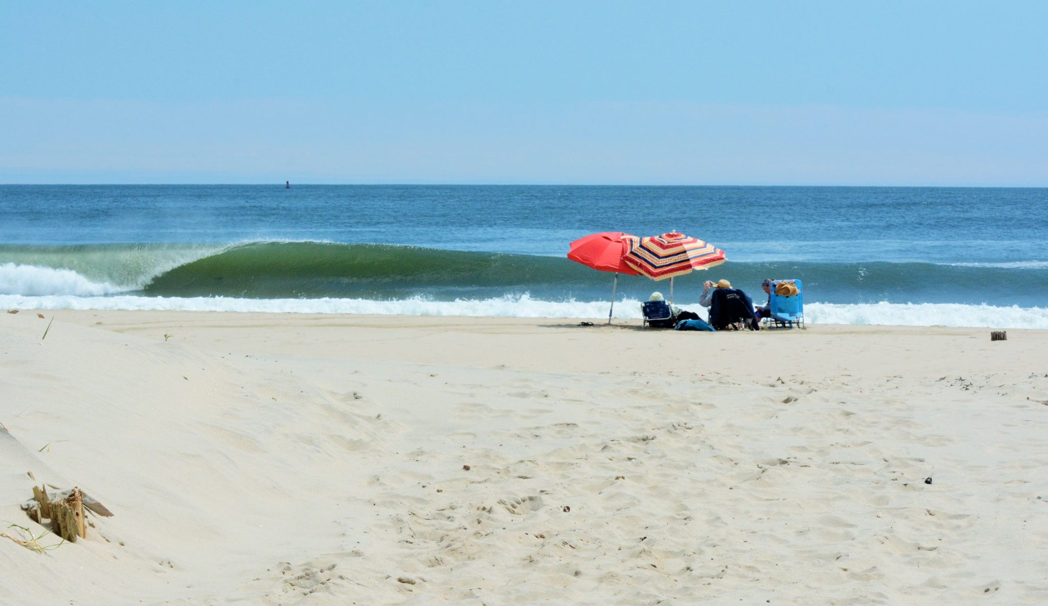 <img class="alignnone size-large wp-image-9751" src="https://www.easternsurf.com/wp-content/uploads/2017/05/NJ-Mike-Vuocolo-Point-Pleasant-Beach-Perfect-Spring-Morning-1024x592.jpg" alt="May 14, 2017" width="960" height="555" />

Mother Nature came through for surfers on Mother’s Day, delivering a beautiful day of perfect waves up and down the Mid-Atlantic coast. This shot from New Jersey taken by Mike Vuocolo.

[template id=”412″]